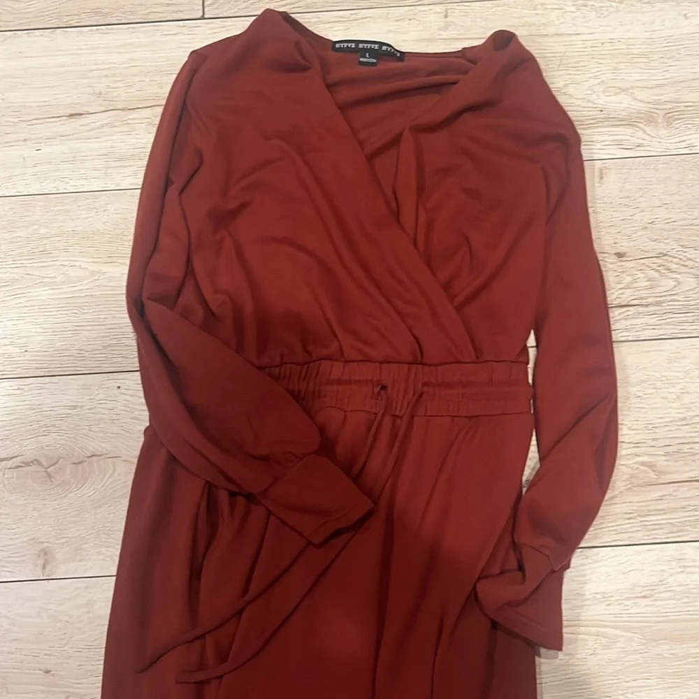Jumpsuit.. - Picture 2 of 4